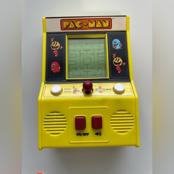 Vintage Handheld Electronic Pac-man Arcade - Battery Operated - Picture 2 of 7